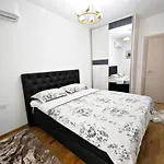 Apartament Vlado 1 *
